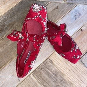 NWOT Anthropologie Jeffery Campbell Amit Red Floral Velvet Flats Sz 7
